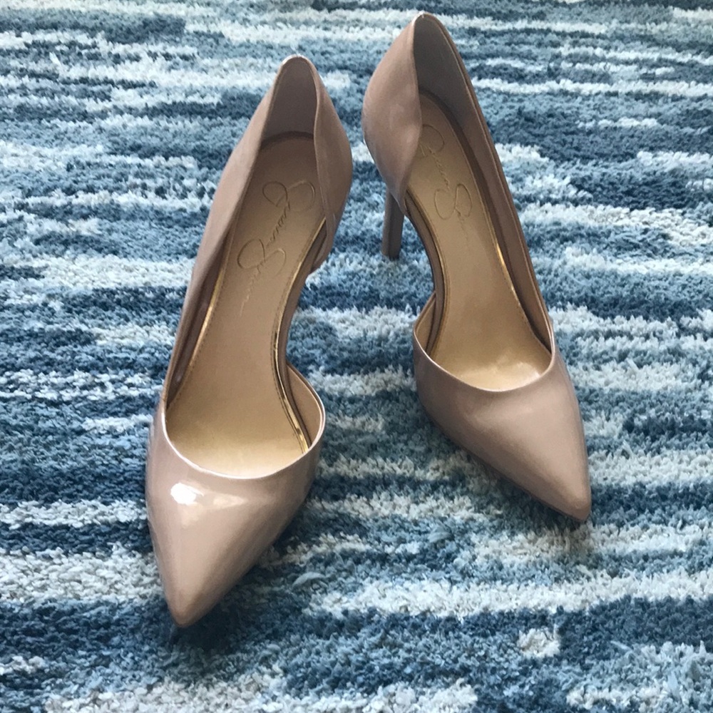 Jessica Simpson pumps